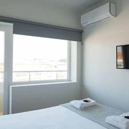 Rooftop View With Free Parking Apartment