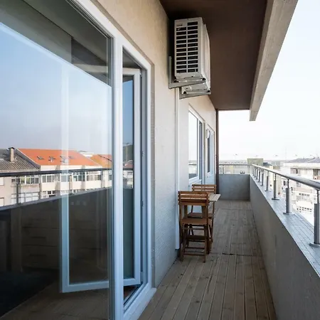 Rooftop View With Free Parking Apartment *